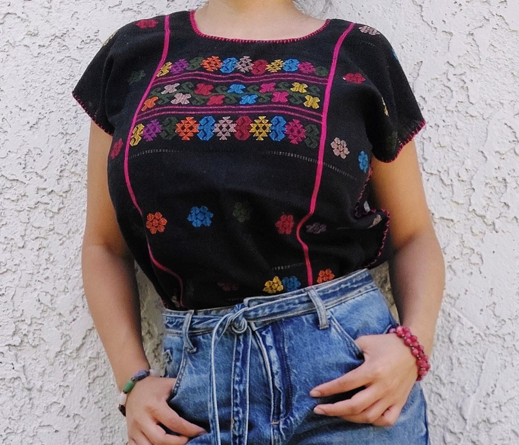 Backstrap loom Huipil, Amuzgo top,  Mexican Embroidery top, Oaxacan top, Handcrafted top, Handmade Artisian top.   S/M