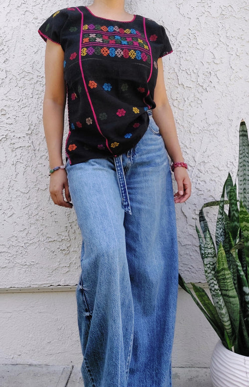 Backstrap loom Huipil, Amuzgo top,  Mexican Embroidery top, Oaxacan top, Handcrafted top, Handmade Artisian top.   S/M