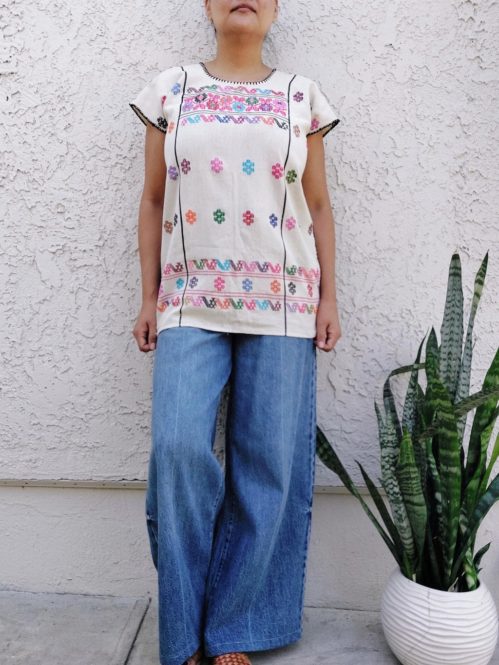 Backstrap loom Huipil, short Amuzgo Huipil, Embroidery Mexican top,  Artisian Oaxacan top, Handmade Artisian top, Handcrafted top.   S/M