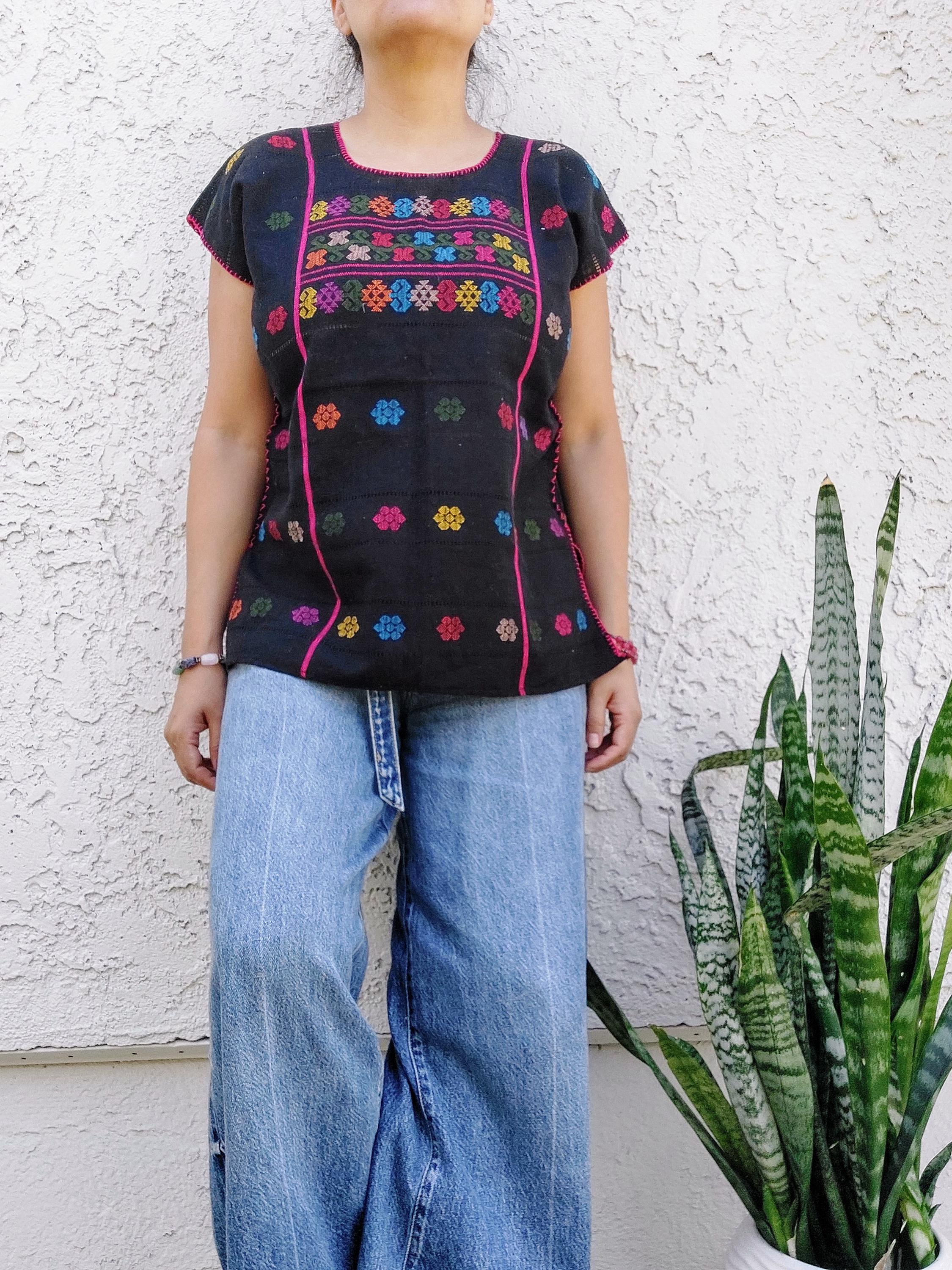Backstrap loom Huipil, Amuzgo top,  Mexican Embroidery top, Oaxacan top, Handcrafted top, Handmade Artisian top.   S/M