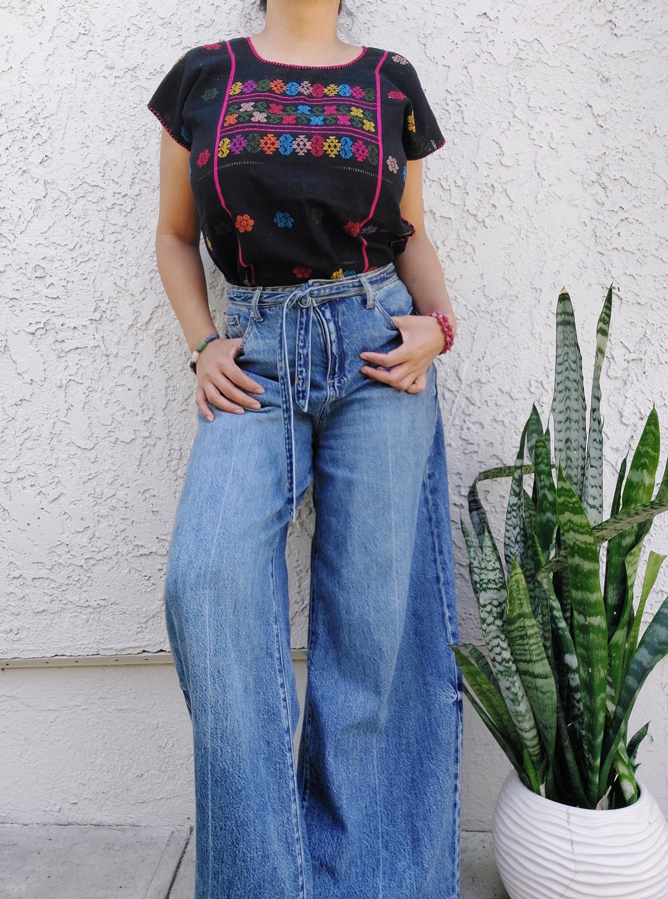 Backstrap loom Huipil, Amuzgo top,  Mexican Embroidery top, Oaxacan top, Handcrafted top, Handmade Artisian top.   S/M