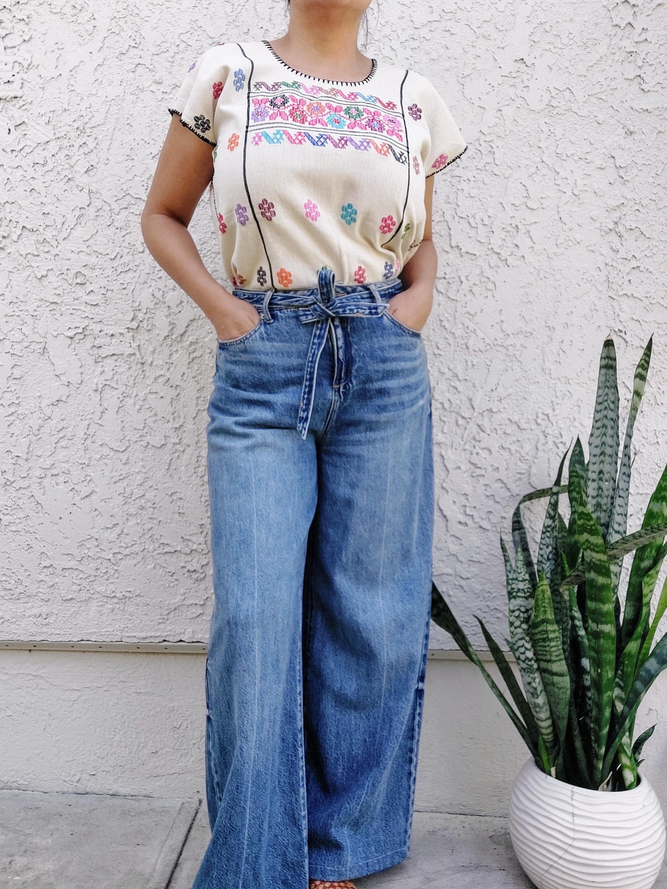 Backstrap loom Huipil, short Amuzgo Huipil, Embroidery Mexican top,  Artisian Oaxacan top, Handmade Artisian top, Handcrafted top.   S/M
