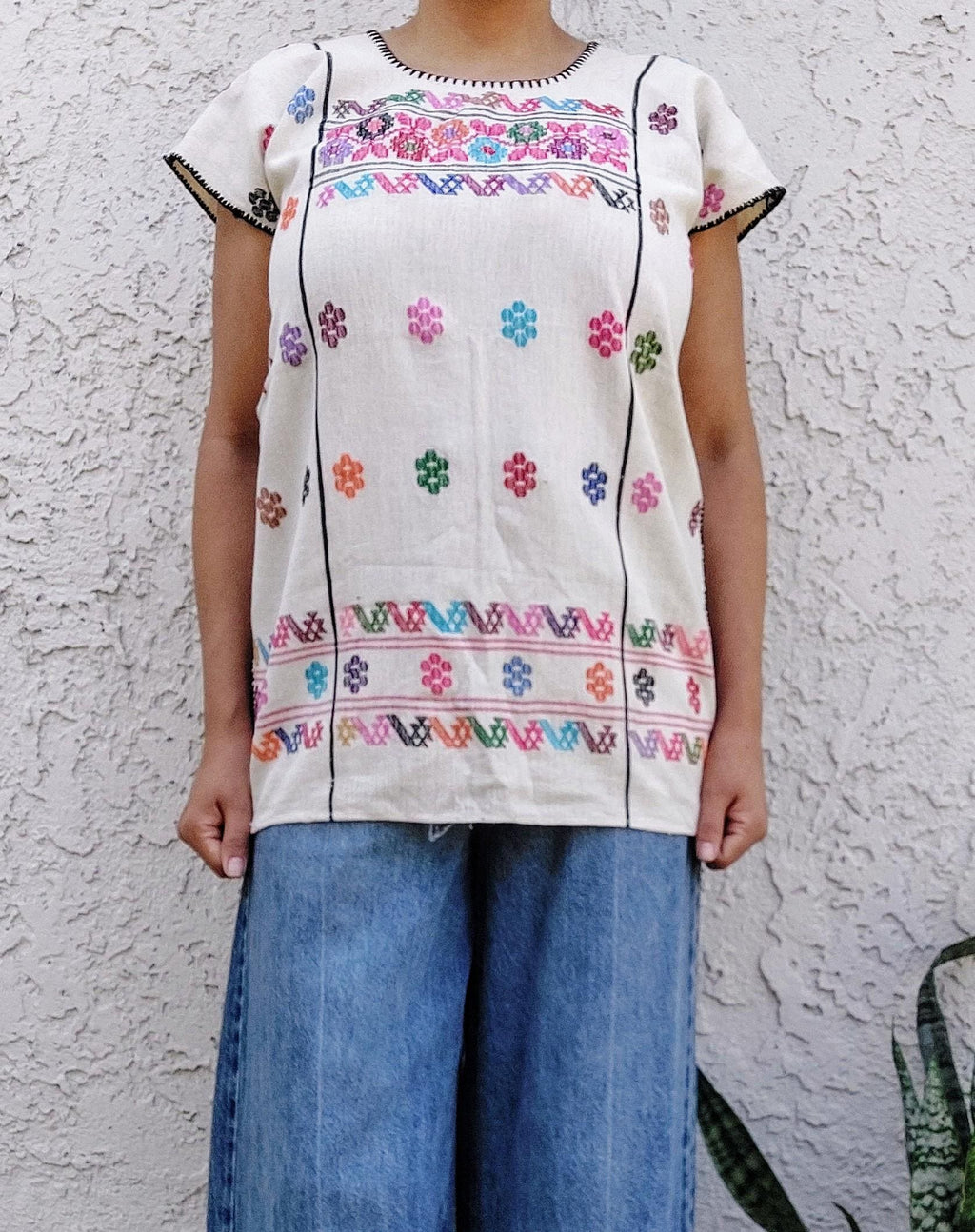 Backstrap loom Huipil, short Amuzgo Huipil, Embroidery Mexican top,  Artisian Oaxacan top, Handmade Artisian top, Handcrafted top.   S/M
