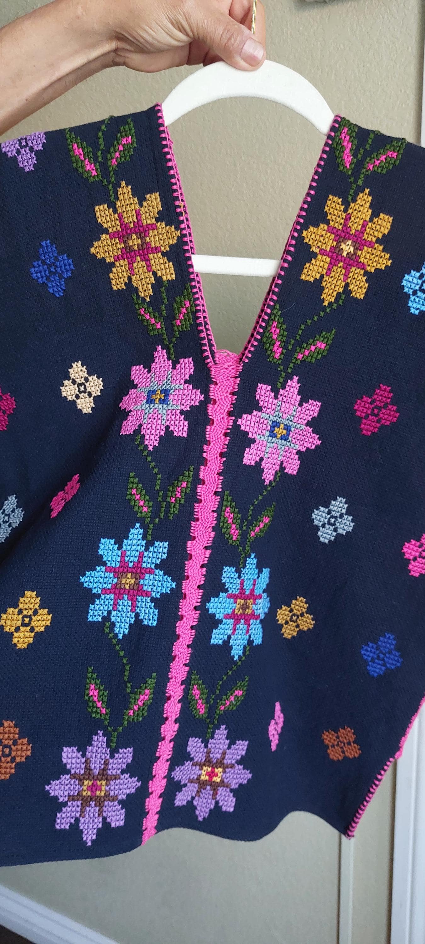 Embroidery Mexican top, blouse, Amuzgo top.     XS/S
