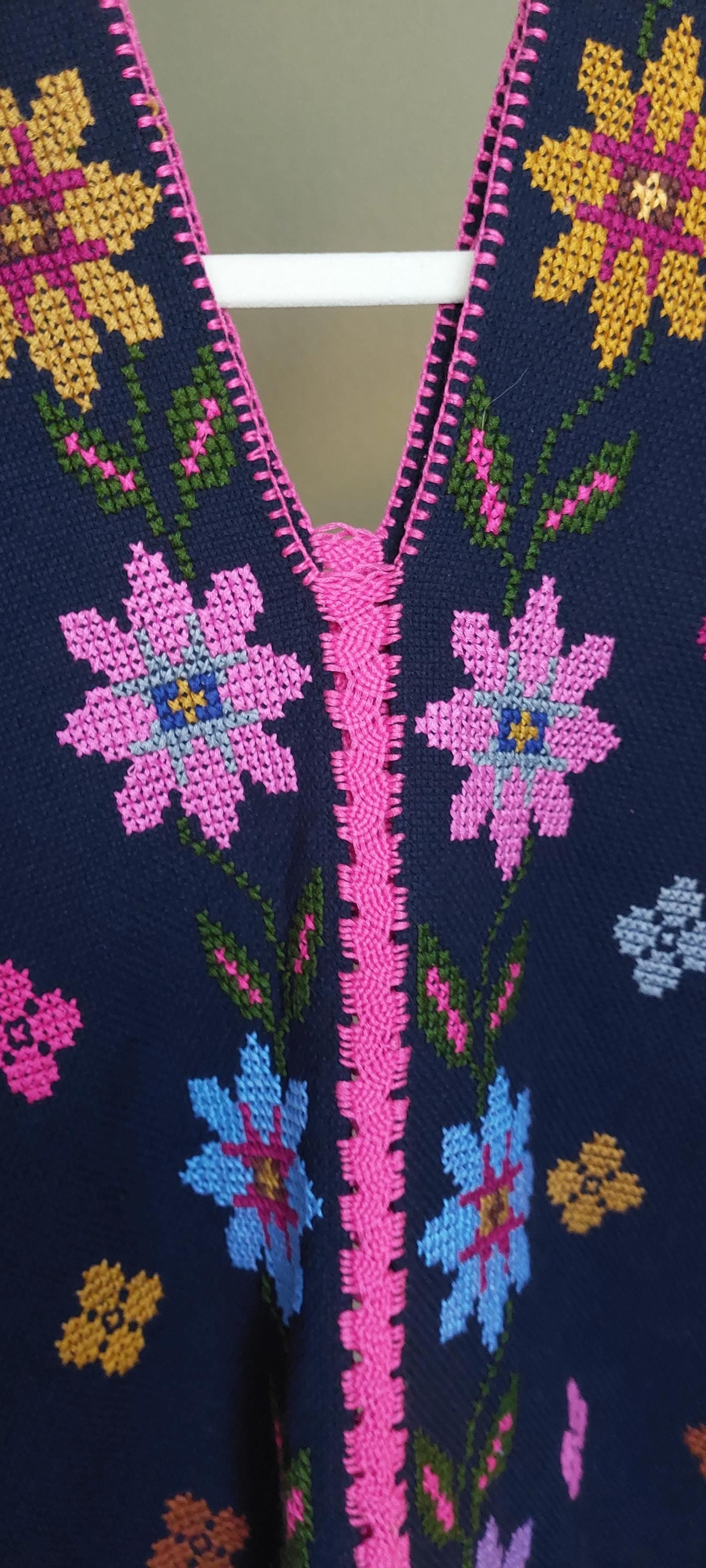 Embroidery Mexican top, blouse, Amuzgo top.     XS/S